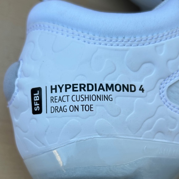 Nike women's softball, hyper, diamond  White and Black Cleats size 10 - Picture 6 of 11